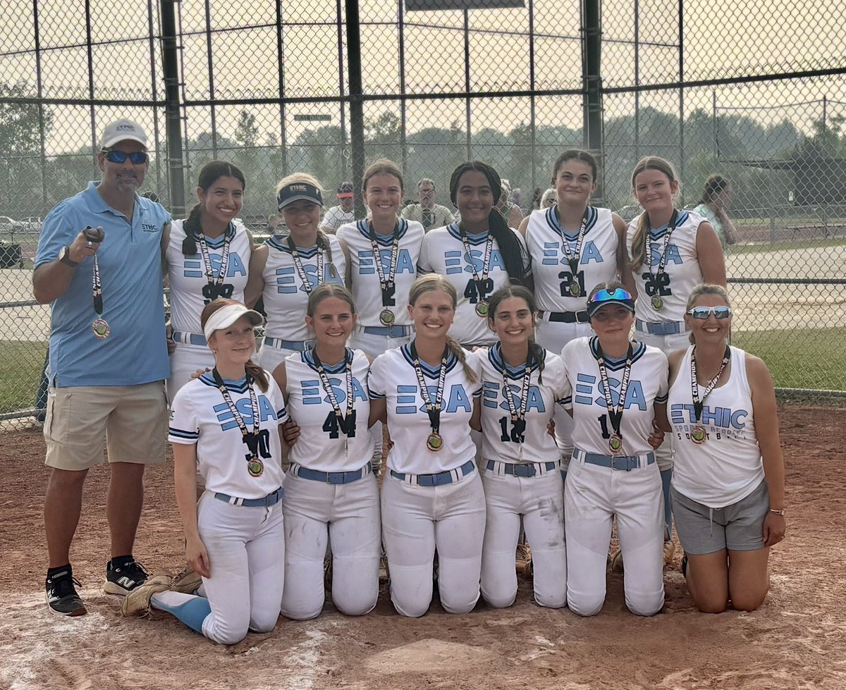 Congratulations to 16U Prospects - White for going 6️⃣-0️⃣ and finishing as CHAMPIONS at the Hartford Velocity Hometown Throwdown! 🥎🏆