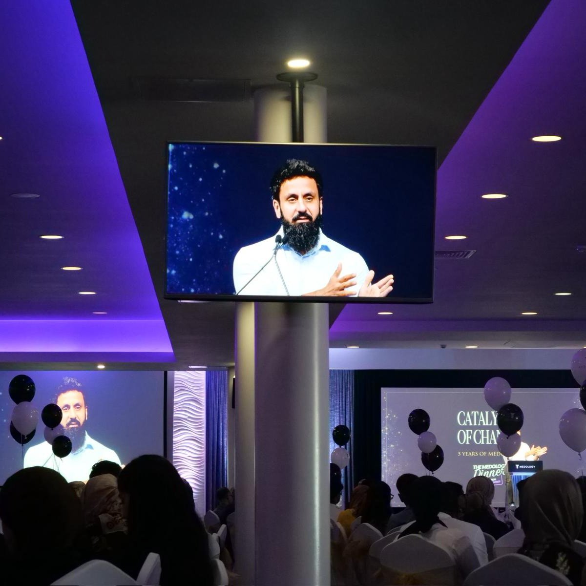 Alhamdulillāh, last weekend I delivered the opening speech, "Catalysts of Change", at the @medologyglobal dinner.

Here are some reflections:

Our civilisational progress has been reduced to skyscrapers, material possessions, and secularised models and ideas of success.

Shaykh