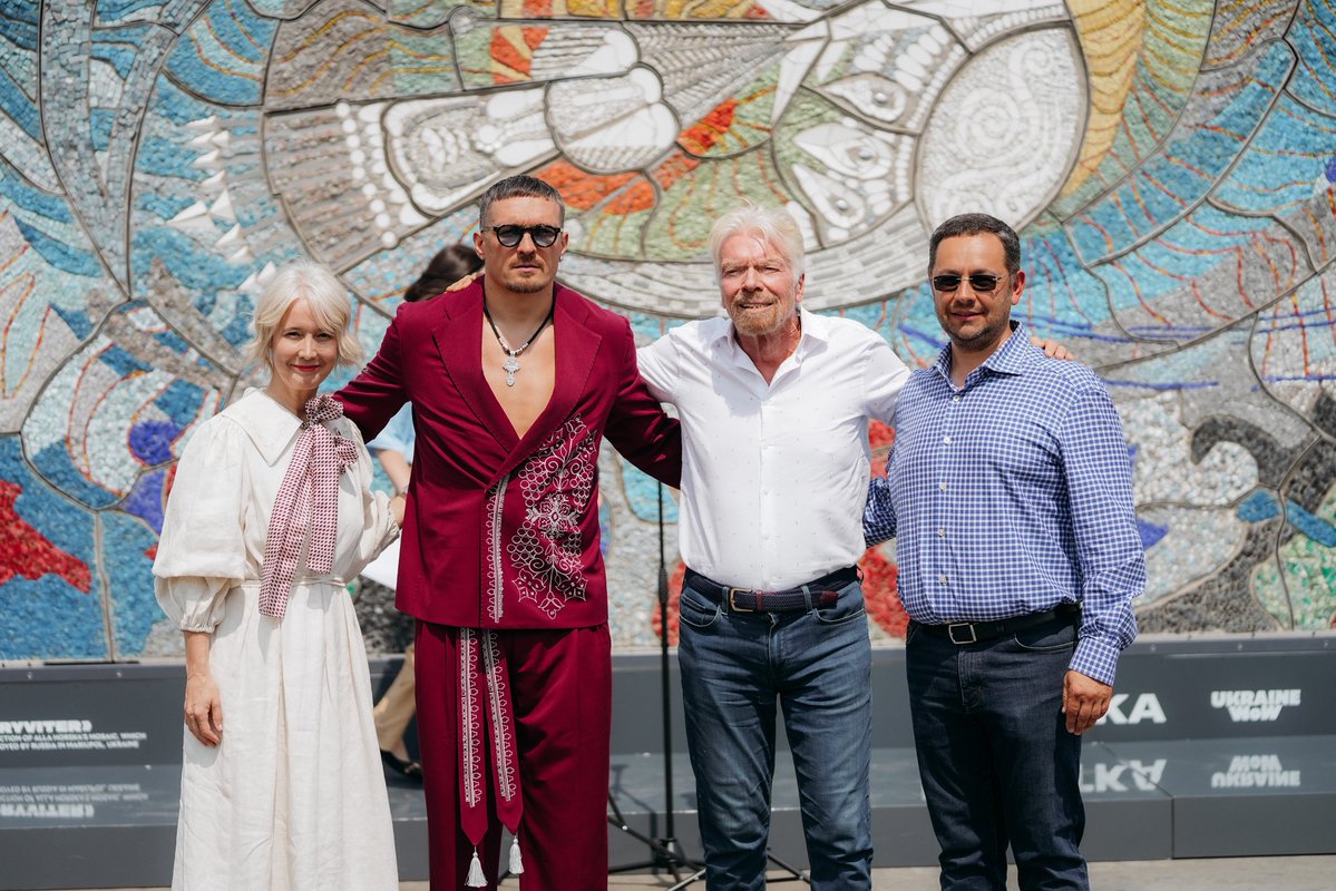 usykaa's tweet image. We gathered at Trafalgar Square — in the very heart of London — to mark two important milestones.
Together with @richardbranson, we unveiled the recreated mosaic by Alla Horska — a symbol of resilience, memory, and home. Brought from Ukraine and carefully restored, it now stands…