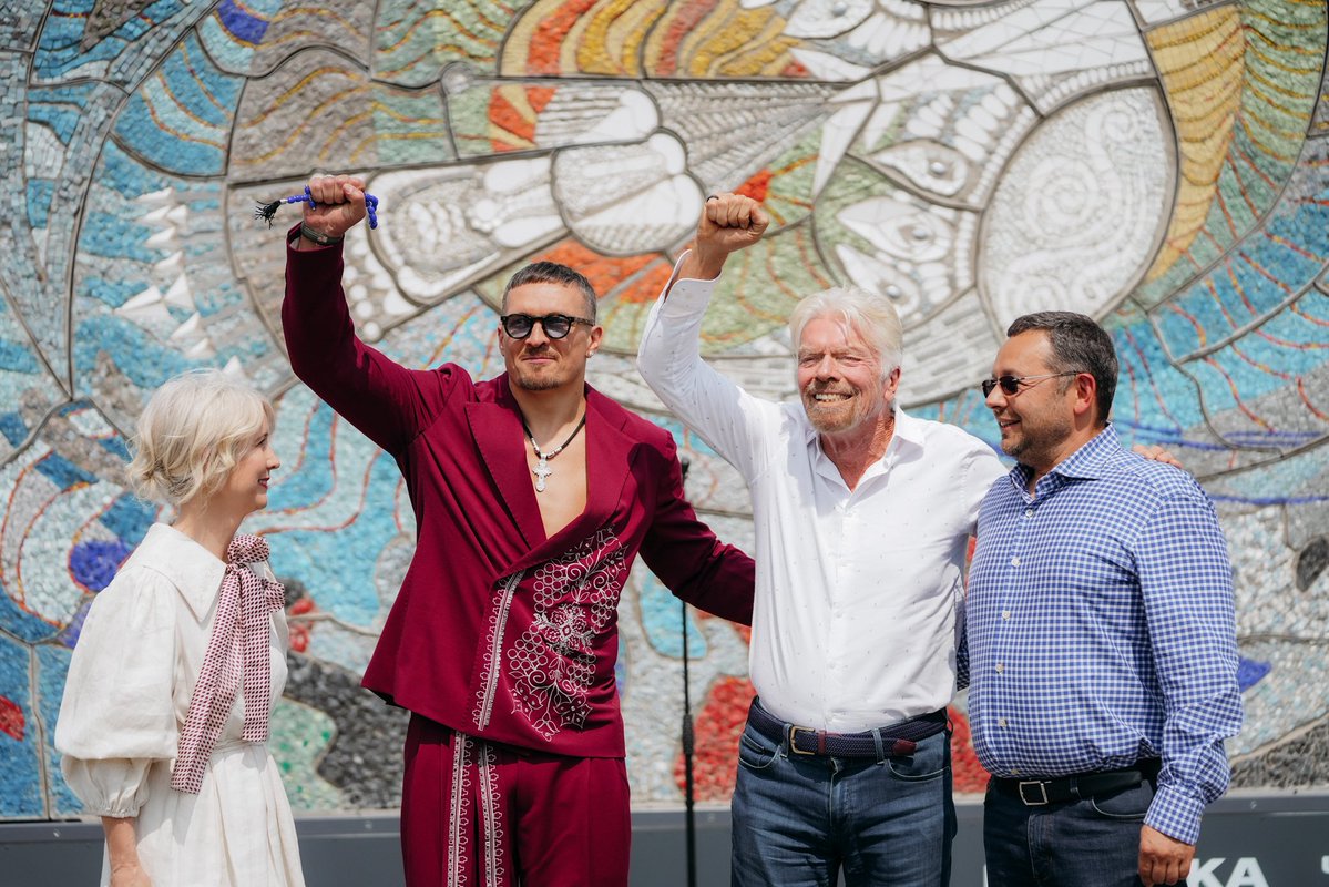 usykaa's tweet image. We gathered at Trafalgar Square — in the very heart of London — to mark two important milestones.
Together with @richardbranson, we unveiled the recreated mosaic by Alla Horska — a symbol of resilience, memory, and home. Brought from Ukraine and carefully restored, it now stands…