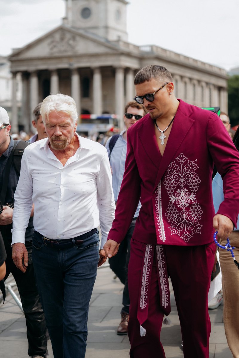 usykaa's tweet image. We gathered at Trafalgar Square — in the very heart of London — to mark two important milestones.
Together with @richardbranson, we unveiled the recreated mosaic by Alla Horska — a symbol of resilience, memory, and home. Brought from Ukraine and carefully restored, it now stands…