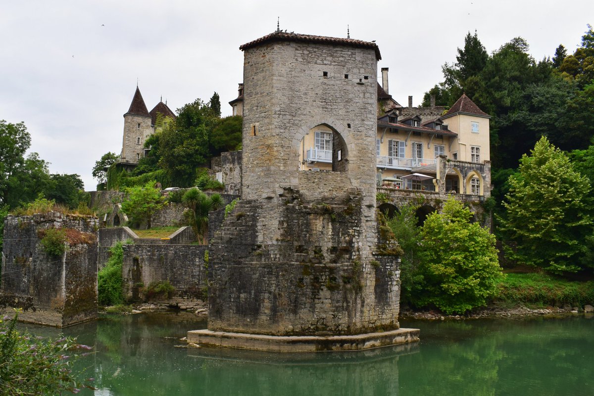 Sauveterre de Bearn, EHko mugan.