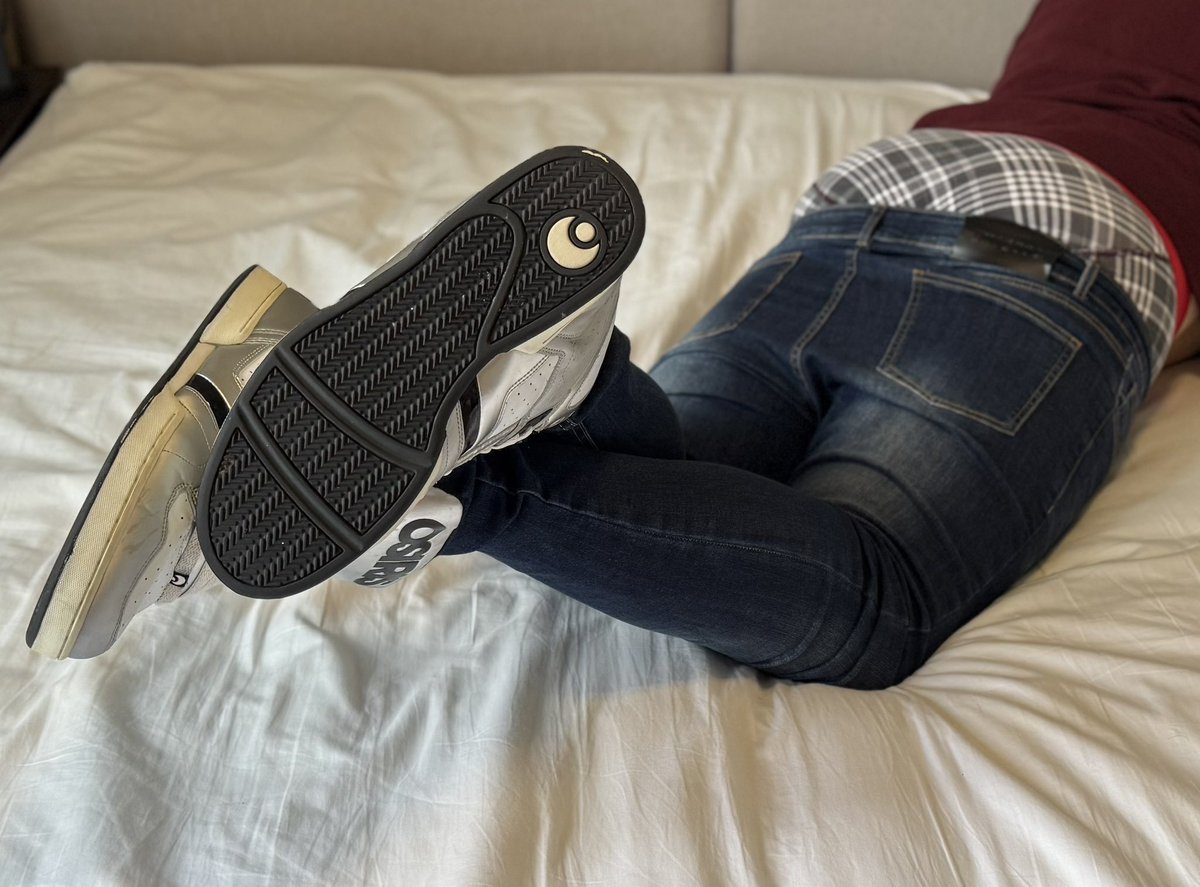 Skate Shoe Guy tweet media