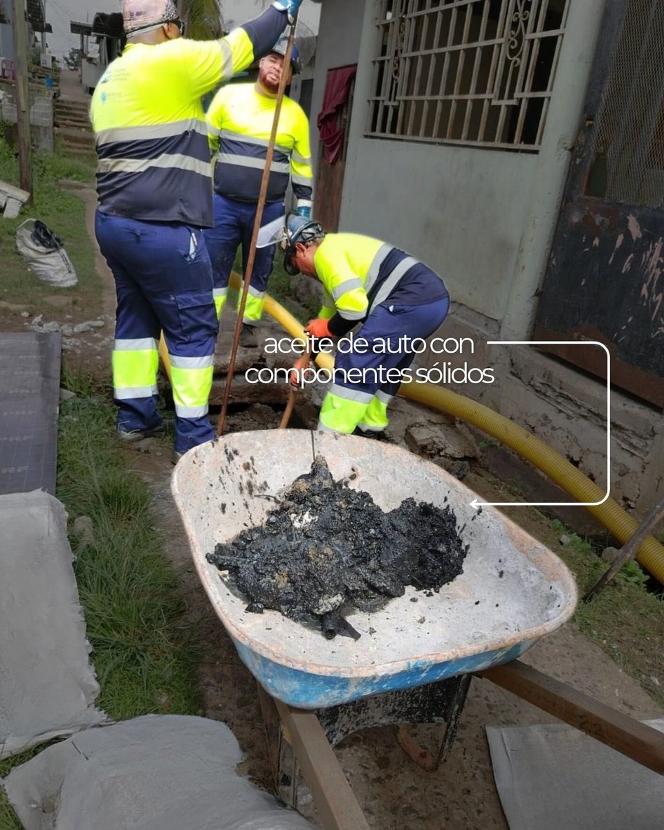 Durante recientes labores de limpiezas de redes de alcantarillado en los distritos de Arraiján y La Chorrera, se encontraron objetos sólidos como coche para bebé, grasa solidificada (barras gruesas de color blanco).