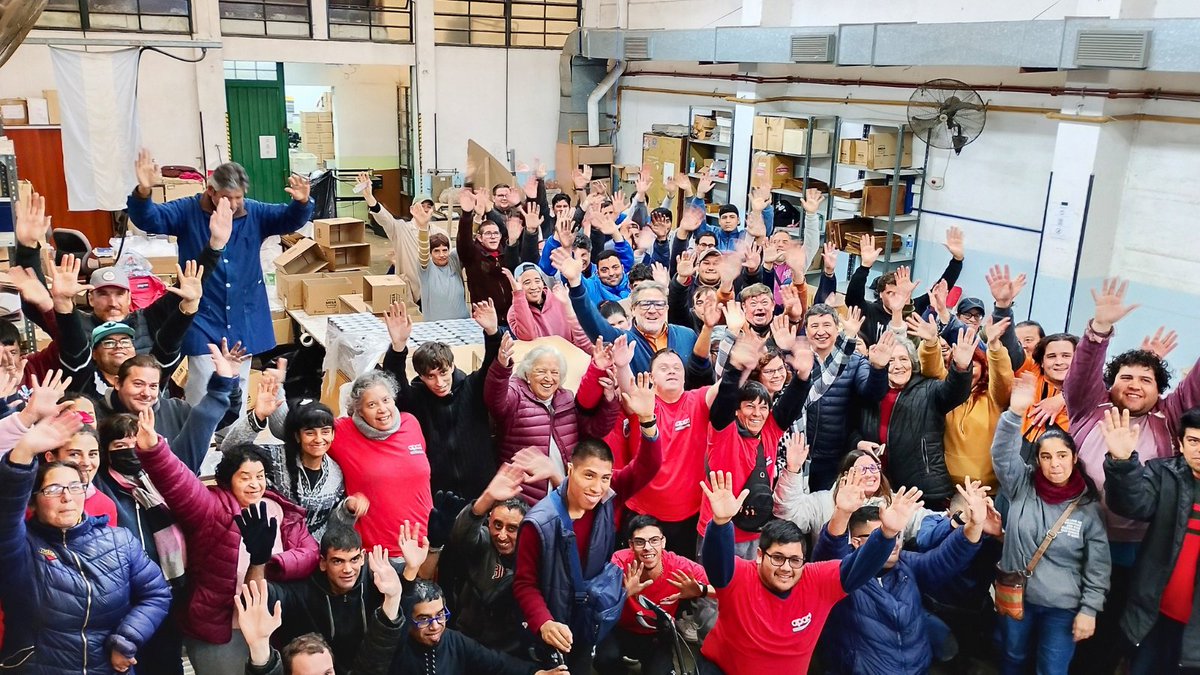 LicDanielArroyo's tweet image. Visité el Taller Protegido de Producción de APAD, que trabaja desde hace 48 años en San Miguel por el derecho al trabajo de las personas con discapacidad.
Son 110 personas que realizan tareas de armado, envasado y empaque para diferentes empresas, con responsabilidad y calidad.