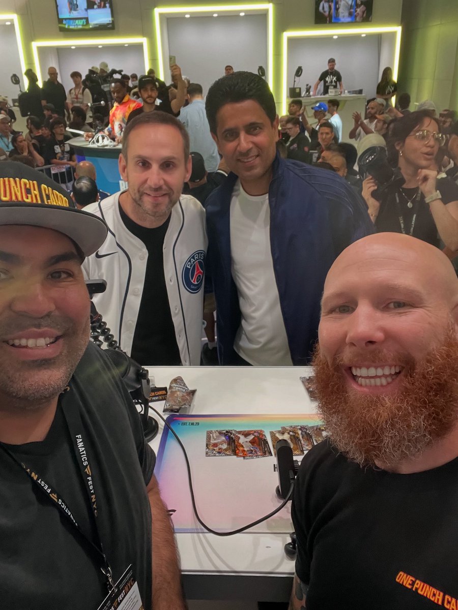 onepunchcards's tweet image. Monday Flashback: Josh & Johnny tearing into @travisscott’s Cactus Jack Topps Chrome with @michaelrubin and @psg’s owner in the Fanatics Breakers Arena at Fanatics Fest—ripping packs and chasing 🔥! #OnePunchCards #TheHobby #FanaticsFest #NYC