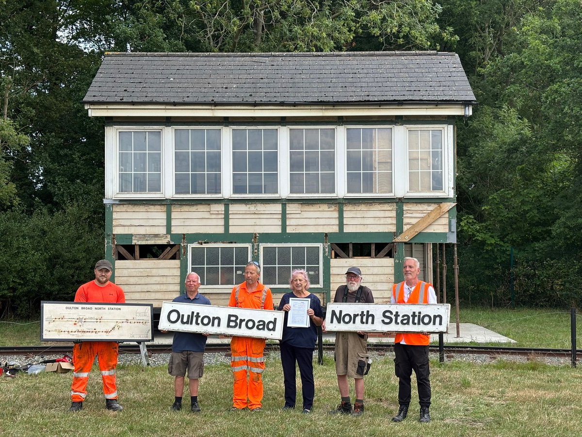 WherryLines's tweet image. Today we have been pleased to join volunteers from @NetworkRailAng & @LowestoftCentr1 to install the former @WherryLines Oulton Broad North station signal box onto its new plinth at the East Anglia Transport Museum in Carlton Colville. #CommunityRail