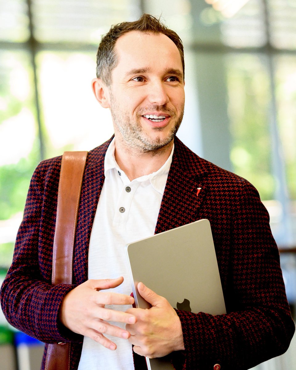 BerkeleyHaas's tweet image. Berkeley Haas mourns the sudden loss of professor Przemyslaw Jeziorski, passionate teacher and leading marketing scholar.

Read more: newsroom.haas.berkeley.edu/berkeley-haas-…