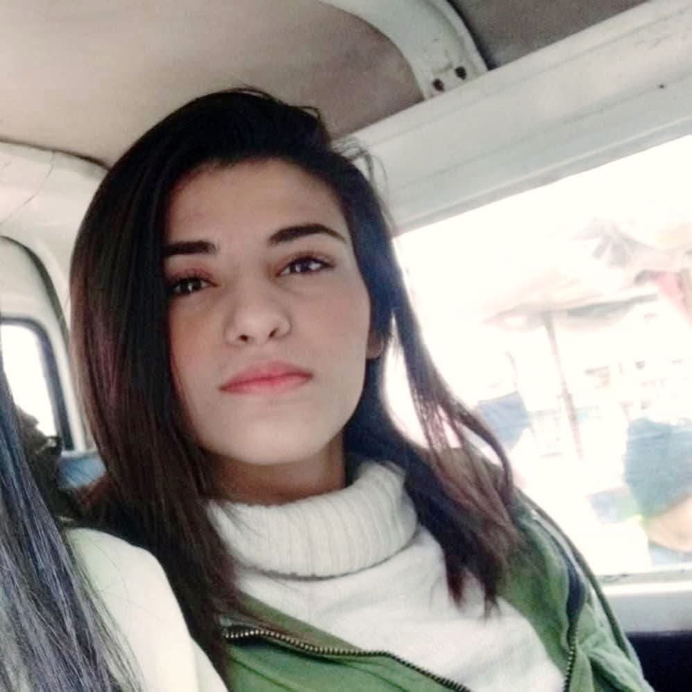 كما وردنا

نداء انساني عاجل من شقيق الشابة المفقودة ميس ناجح الاحمد
طالبة فلسفة سنة ثالثة
فقدت مساء السبت 12 تموز 2025 بعد خروجها من محل الالبسة في حي الزهراء بحمص

انقطع الاتصال بها تمامًا بعد ارسالها رسالة لاختها بأنها في طريق العودة

الكاميرات معطلة ولا اثر واضح

الرجاء ممن