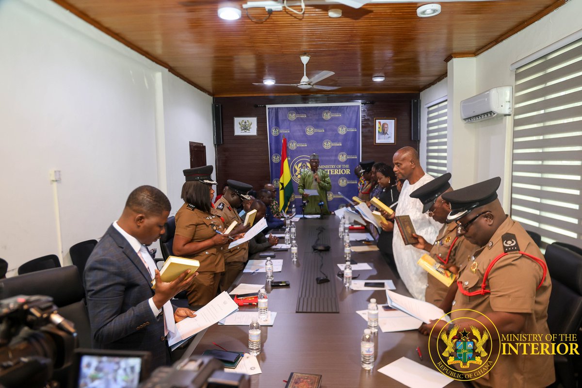 MinterGh's tweet image. |Monday, July 14, 2025 | MINTER, Accra
𝐍𝐞𝐰 𝐅𝐢𝐫𝐞 𝐒𝐞𝐫𝐯𝐢𝐜𝐞 𝐂𝐨𝐮𝐧𝐜𝐢𝐥 𝐢𝐧𝐚𝐮𝐠𝐮𝐫𝐚𝐭𝐞𝐝 𝐰𝐢𝐭𝐡 𝐚 𝐜𝐚𝐥𝐥 𝐟𝐨𝐫 𝐜𝐨𝐦𝐩𝐫𝐞𝐡𝐞𝐧𝐬𝐢𝐯𝐞 𝐫𝐞𝐯𝐢𝐞𝐰 𝐨𝐟 𝐅𝐢𝐫𝐞 𝐒𝐞𝐫𝐯𝐢𝐜𝐞 𝐀𝐜𝐭
mint.gov.gh/new-fire-servi…
