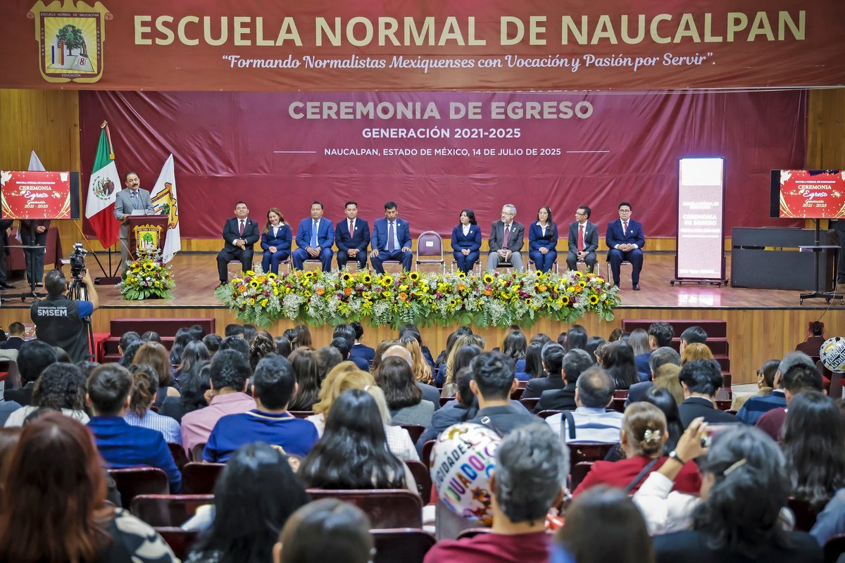 📜 El Srio. Miguel Hernández encabezó la Ceremonia de Egreso de la Normal de Naucalpan, de las Licenciaturas en: 
🖍️ Educación Preescolar 
🧮 Enseñanza y Aprendizaje en Matemáticas

📄 Su vocación, preparación y entrega harán realidad los principios de la Nueva Escuela Mexicana.
