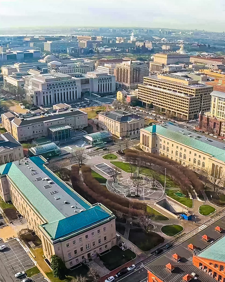 NLEOMF's tweet image. A flyover of our campus from 2022, when we gathered video footage for our 40th anniversary program, "Guardians in the Air," an in-depth look at the Air Florida Flight 90 crash and rescue.
Learn more and watch the program: bit.ly/3C3BIBo
#AirFlorida #WashingtonDC