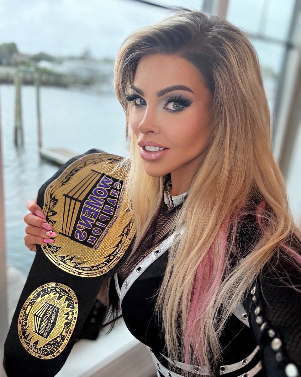 RealNMarkova's tweet image. I am still the @CEPprowrestling  Women’s Champion! 💥 Who wants to see me winning the @nwa Women’s title? 😜 It’s my time now! 💅