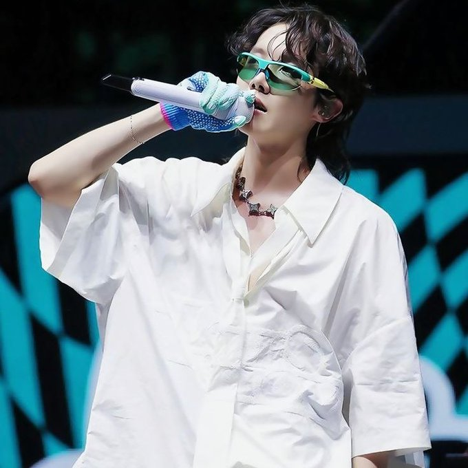 sweetkthland's tweet image. — ¡Se anuncia que la exitosa canción “WHAT IF” del álbum “Jack In The Box” de j-hope es parte de la banda sonora de la nueva película de Prime Video “BUTTERFLY”! 🔥

CONGRATULATIONS J-HOPE
#JHOPE #JackInTheBox 
#What_If #BTSJHOPE