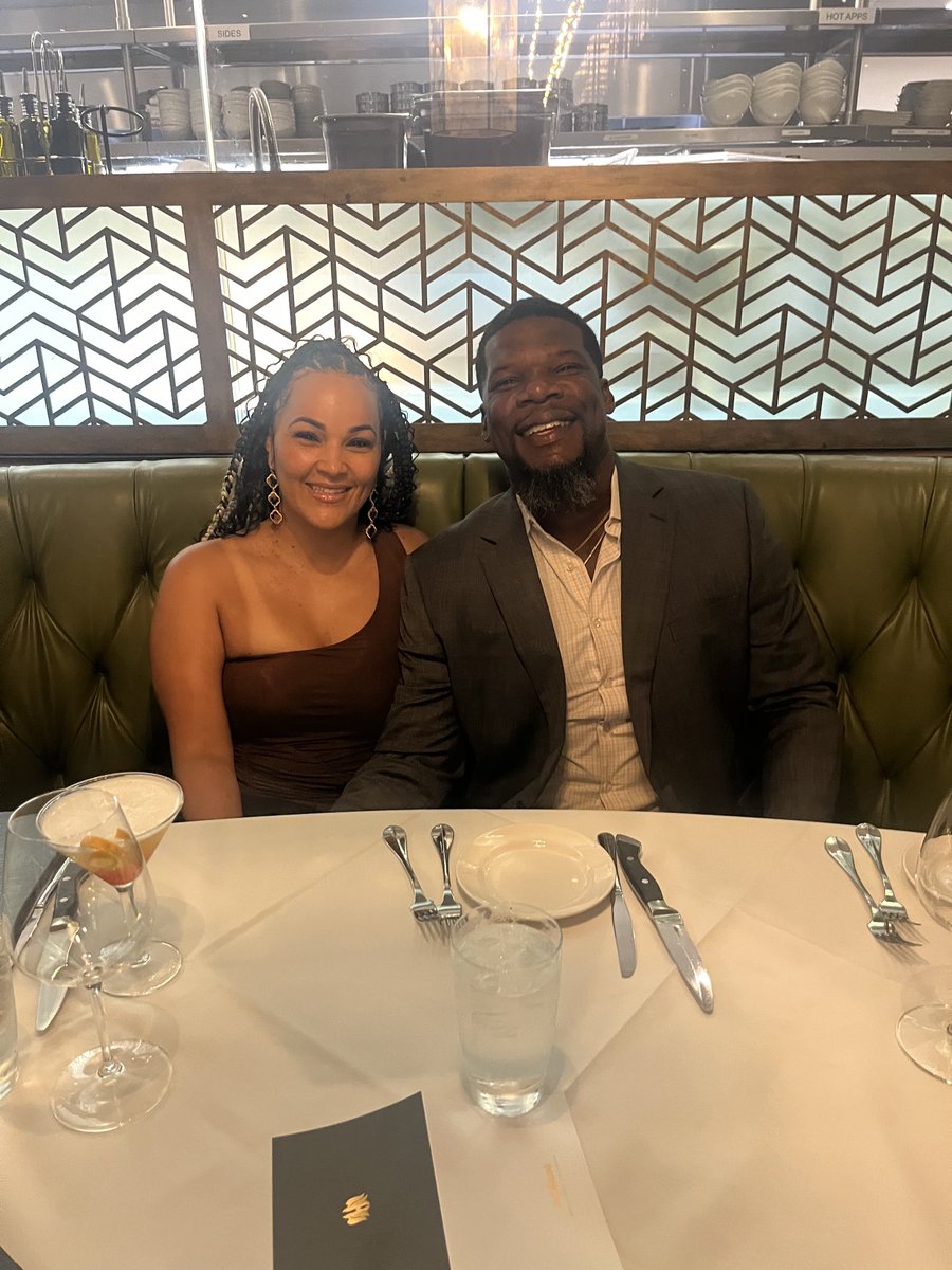 Happy Anniversary to US. We love and appreciate you Mrs Smith❤️ Thank you for never giving up on me🤞🏾
#Year10🙏🏿