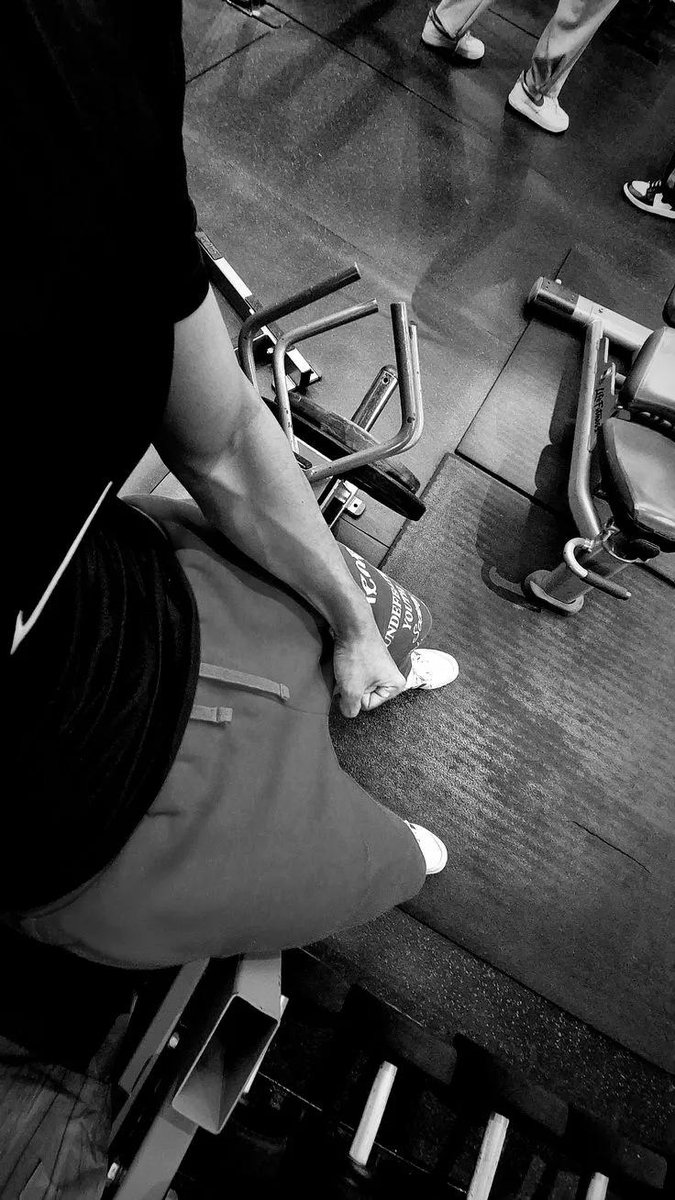 Luke_Castell4n's tweet photo. Una buena tarde en el gym... https://t.co/OhLGX0302U