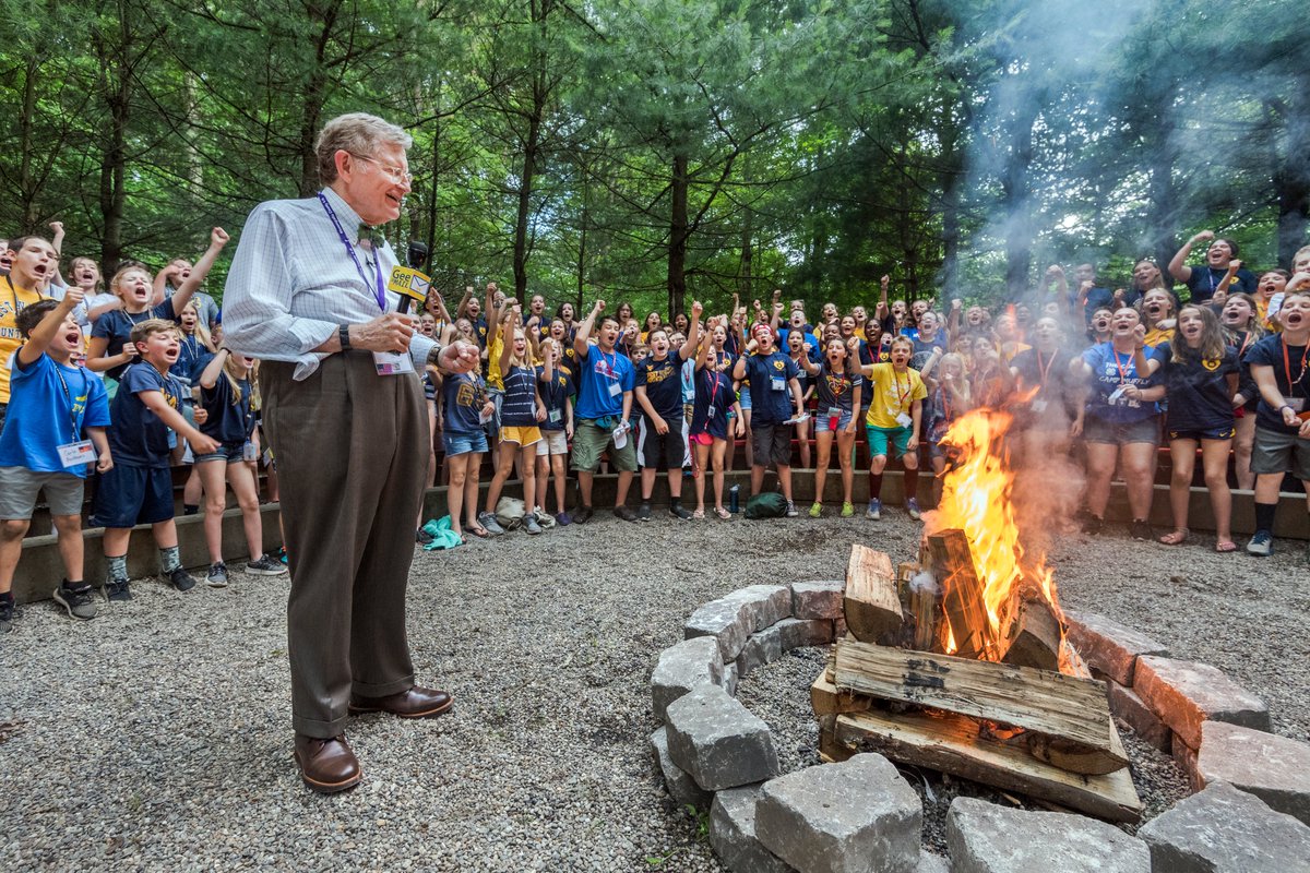 gordongee's tweet image. Thank you @westvirginiau.
I have always said that if you love West Virginians, they will love you back.
West Virginia, I will always love you.
Being the President of West Virginia University was the honor of a lifetime.
Thank you for the honor of serving you twice.