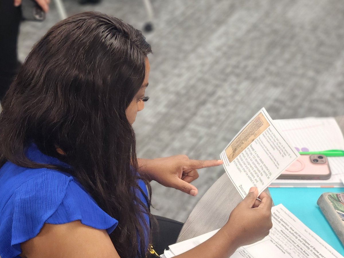 humble_SocSt's tweet image. ICs experienced an exemplar lesson to identify the pillars of our vision in action. @Emily_delaHaye piloted our teachers through this experience. ICs connected the lesson to #path2inquiry #ThinkingLikeAHistorian #exploreB4explain