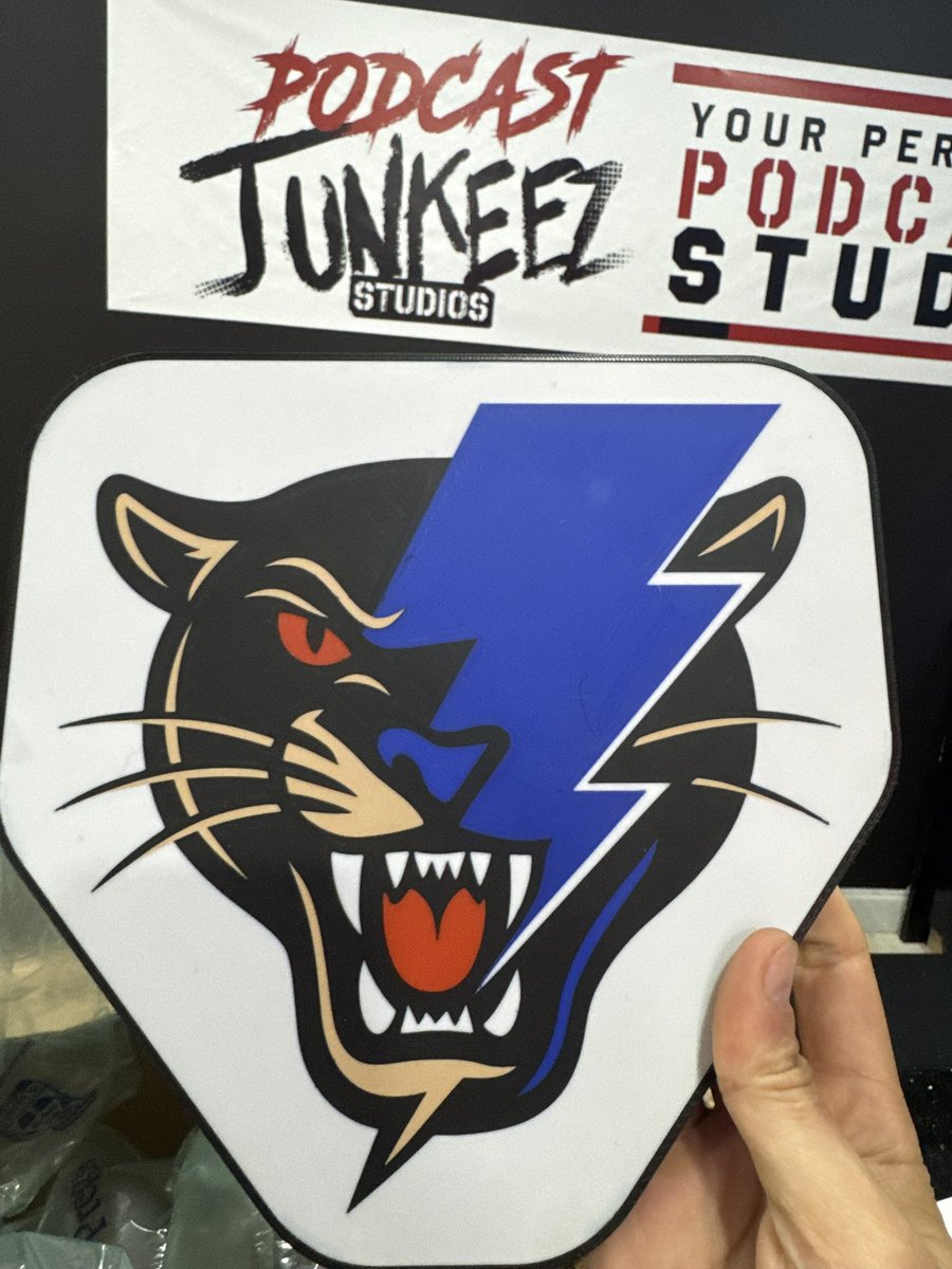 CatsNBoltsPod's tweet image. Thanks for the set decorations Panthers Prints 3D! 🐆⚡️🎨
@PodcastJunkeez