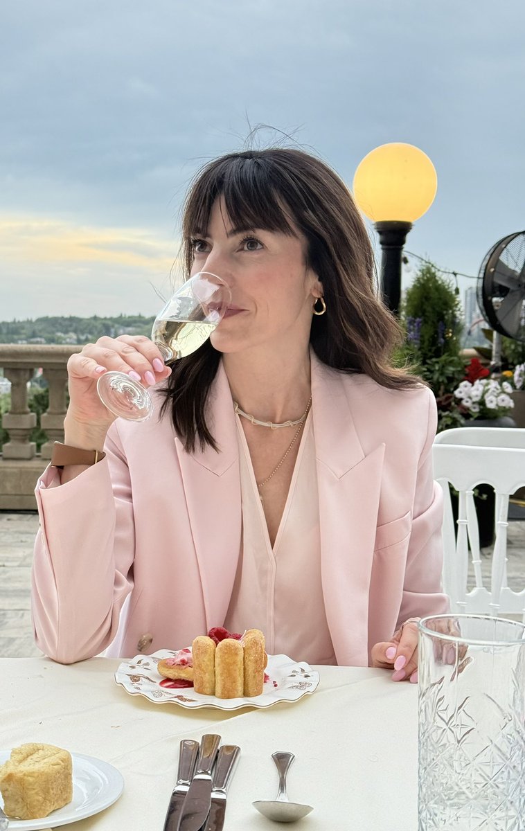 ISotulenko31775's tweet image. Your eyes show the strength of your soul. @FairmontHotels @EdmontonChamber #LongTable @WHOOP #Edmonton #FairmontHotels #OpenTable