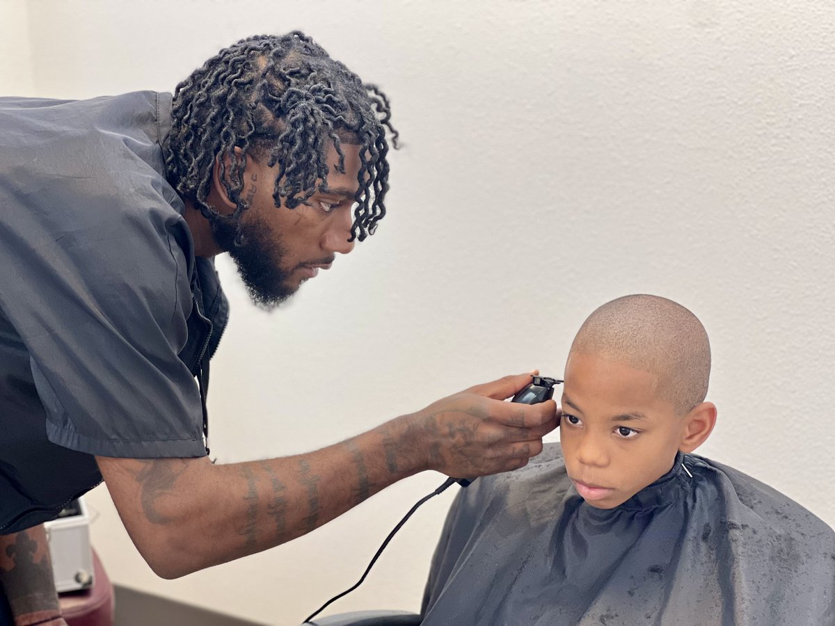 CommishMcCurdy's tweet image. Last week, we celebrated the grand opening of Changing Smiles Pediatric Dentistry with a special ribbon cutting and community giveaway!
Grateful to everyone who came out for free haircuts, baby supplies, and bikes. Here's to healthy smiles and strong families in District D! 🦷
