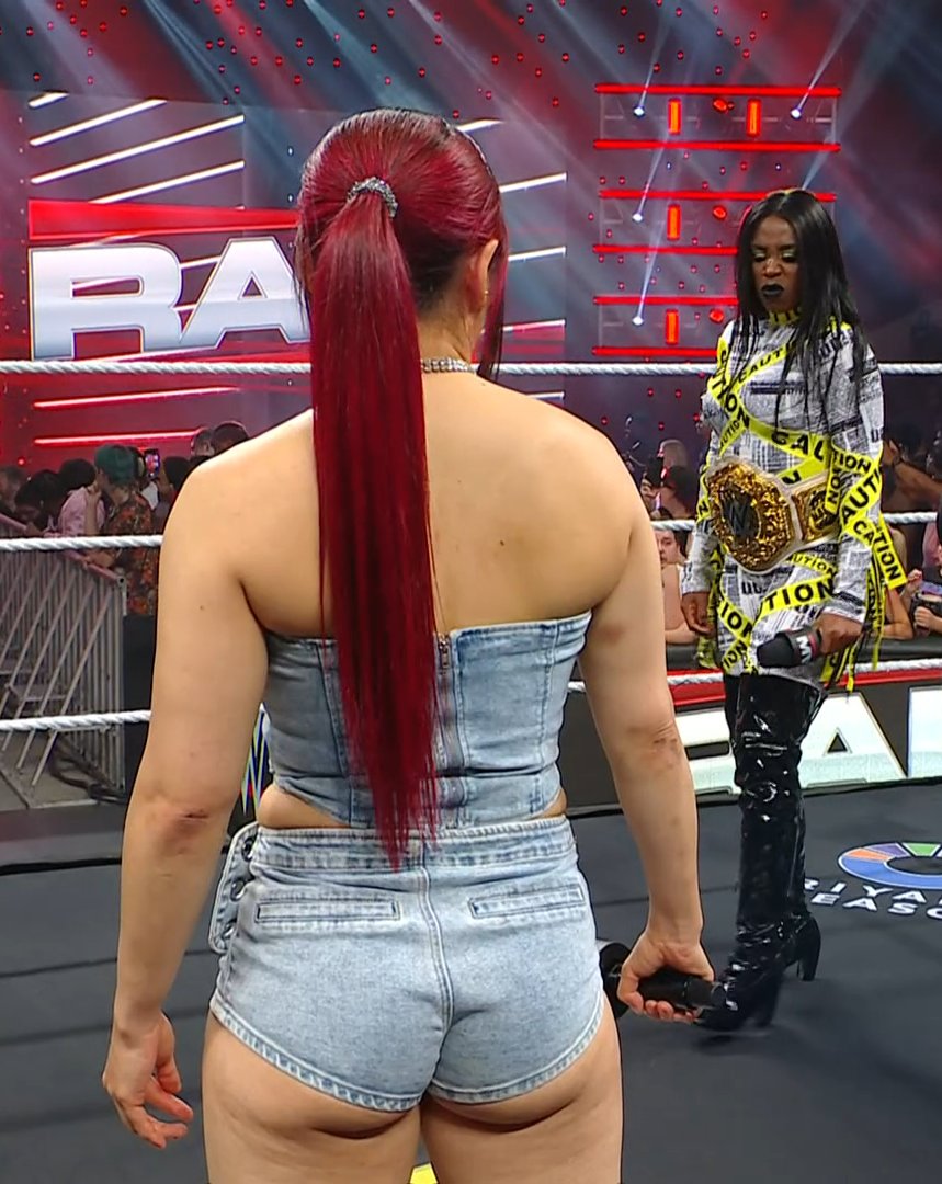 Hot Female Wrestlers (@hotfemalewrest) on Twitter photo Iyo Sky!!! 🥰🥰🥰
#WWERAW #RAWonNetflix Iyo Sky!!! 🥰🥰🥰
#WWERAW #RAWonNetflix