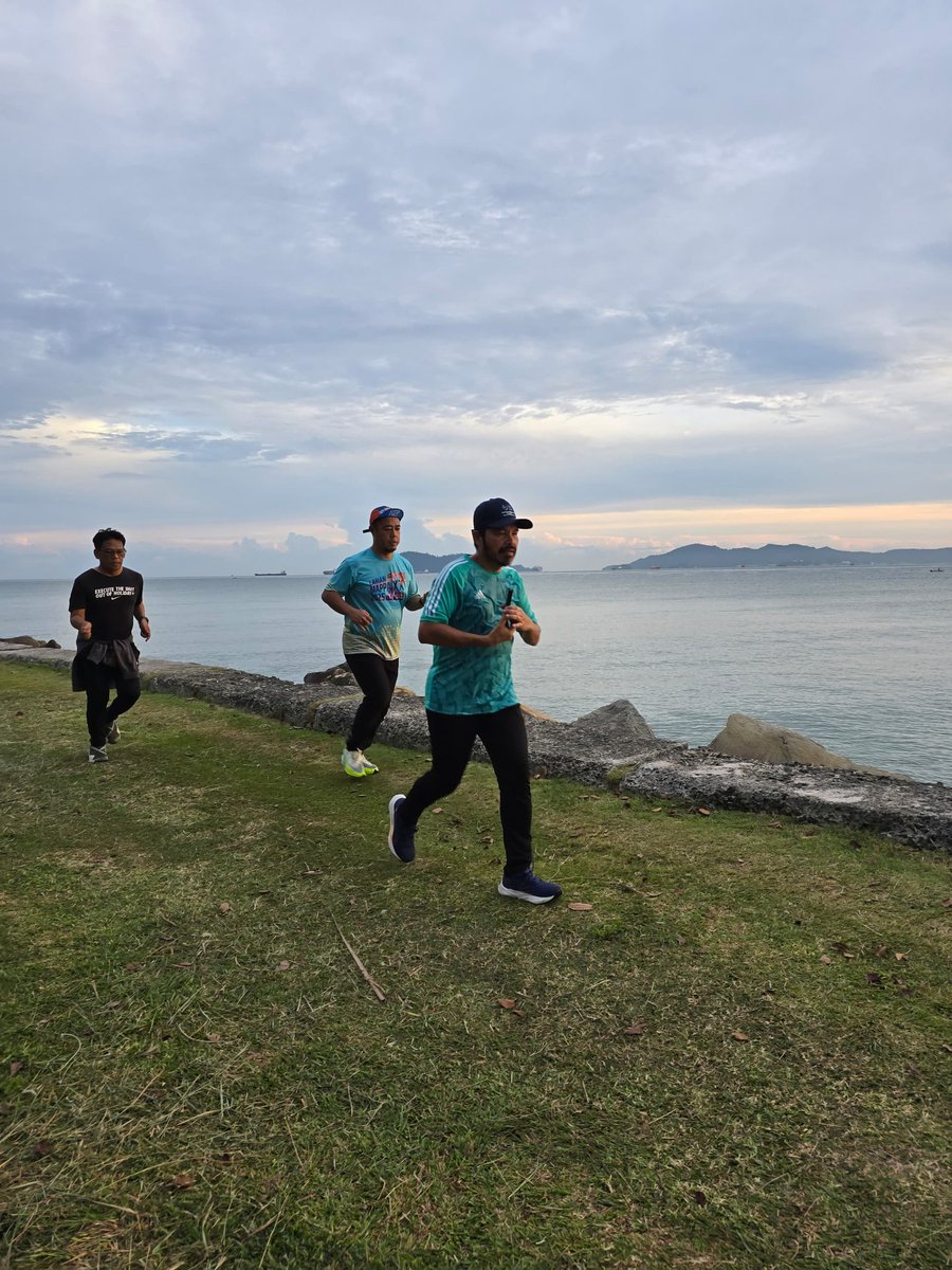 Dr_Uzir's tweet photo. Alhamdulillah, pagi ini bersama DOSM Sabah dalam program Fit DOSM: Breakfast Run sekitar Persisiran Taman Teluk Likas.
#FitDOSM
#StatsMalaysia
#StatistikNadiKehidupan
#StatistikSegalanyaPasti
#MyASEAN2025
#ASEANMalaysia2025
#BanciPertanian2024
#KPDOSM https://t.co/vWC8WfEkEg