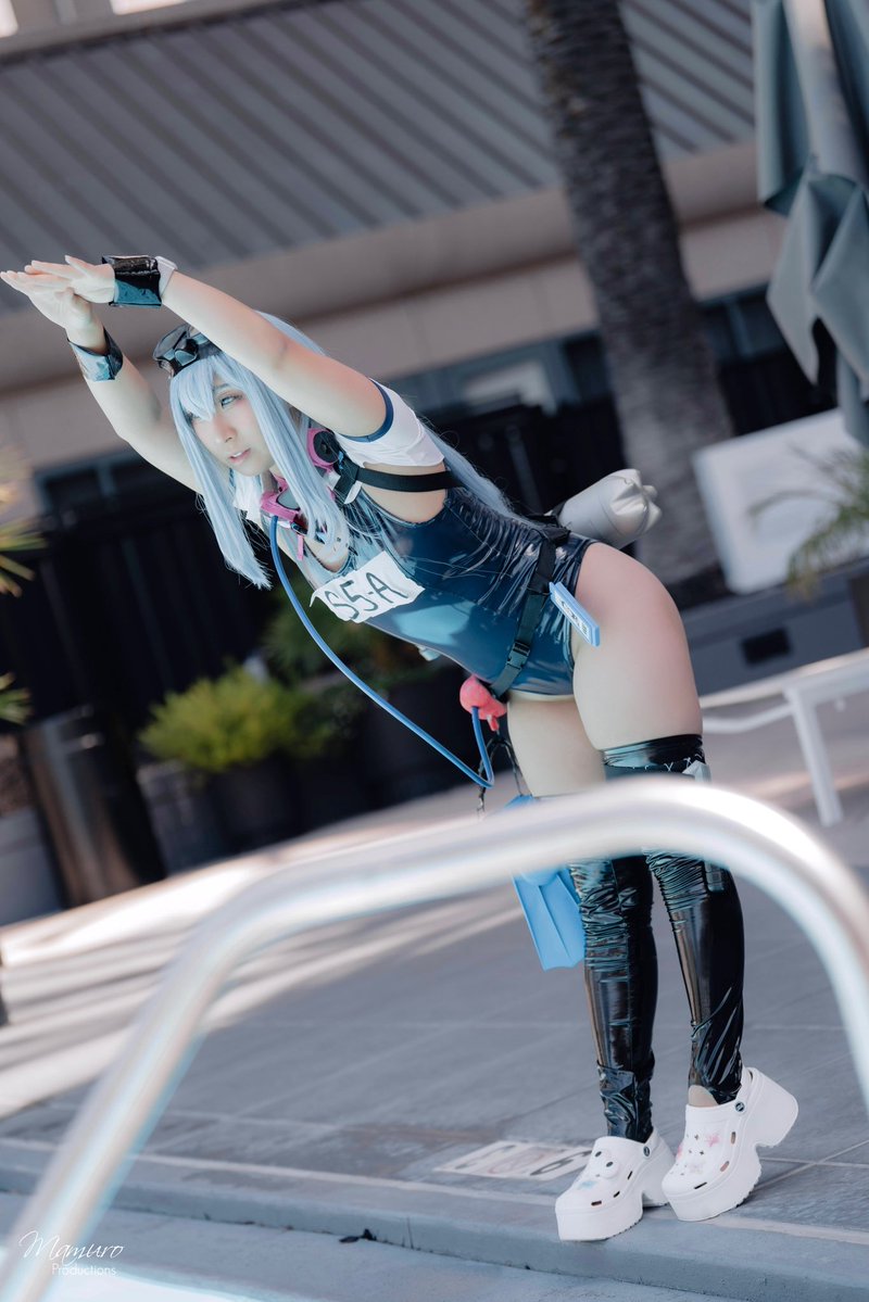 SetsuKirin's tweet image. “Beep beep! Movement from large object, detected at 12 o’ clock — oh! It was you Captain?”
PC @mamuro5254
#NikkeGoddessofVictory #NIKKEcosplay