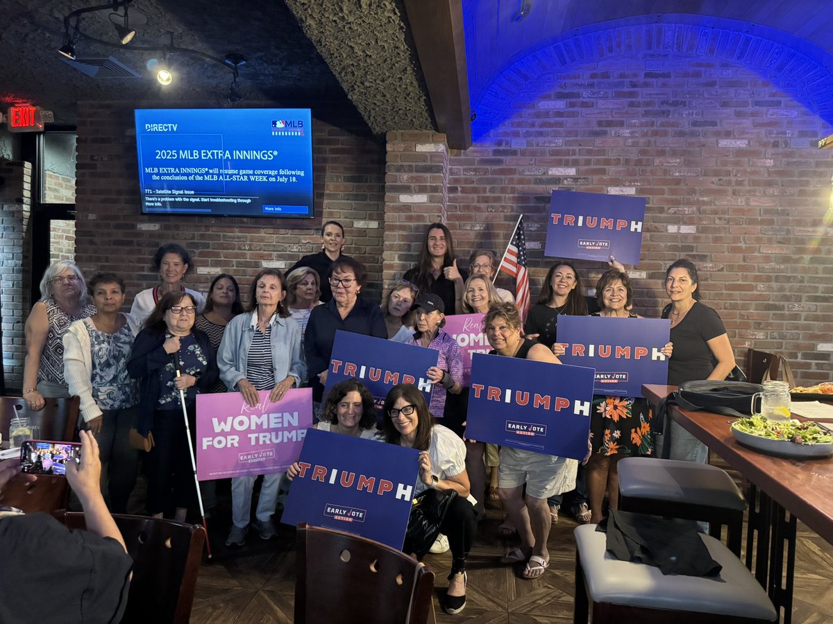 itsheatherleigh's tweet image. Amazing day in Lehigh County, PA.
Me and @jeannette0629 met with a local pastor in Allentown about voter registration drives.
Then, @ScottPresler addressed the Lehigh County Republican Women’s Group.
+ 22 🟥 Commits to Vote
+ 1 🟥 MIB
Scott’s @EarlyVoteAction message was…