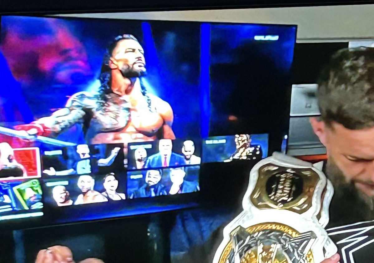 _RomansLegacy's tweet photo. Do you see what I see???? https://t.co/rfNooTTZJt