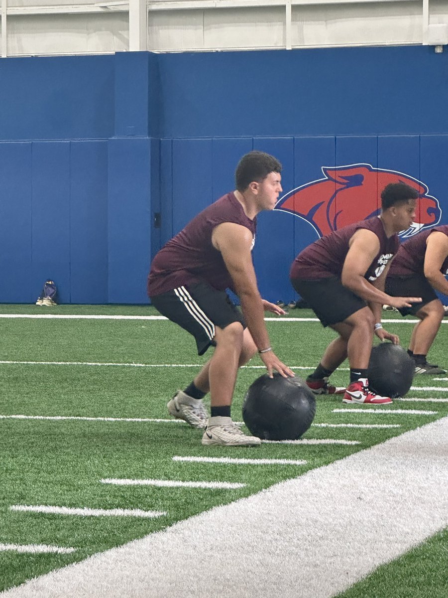 MarcusAndrade68's tweet image. Big shoutout to @McMURRYFOOTBALL for putting on an awesome camp! Great coaching, nonstop energy, and a whole lot of football — had a blast from start to finish. Huge thanks to the coaches and staff for all the time and effort! @CoachNealMcM @CoachMNewby