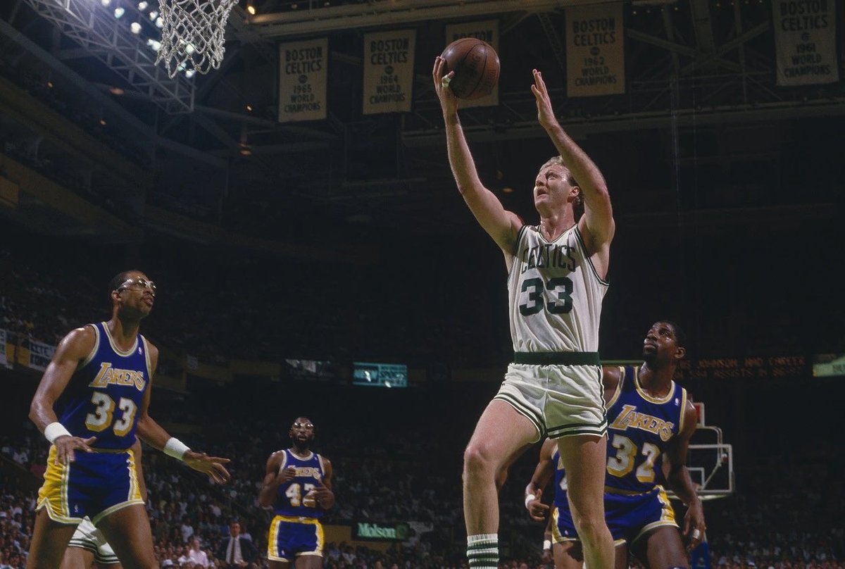 MeAloneInMyMind's tweet image. My Top 10 NBA Players of all time: 🐐
1. Michael Jordan
2. Kobe Bryant
3. LeBron James
4. Shaq
5. Allen Iverson
6. Wilt Chamberlain
7. Steph Curry
8. Magic Johnson
9. Larry Bird
10. Kareem Abdul-Jabbar
Honorable Mentions: Tim Duncan, Hakeem Olajuwon, Bill Russell, KD