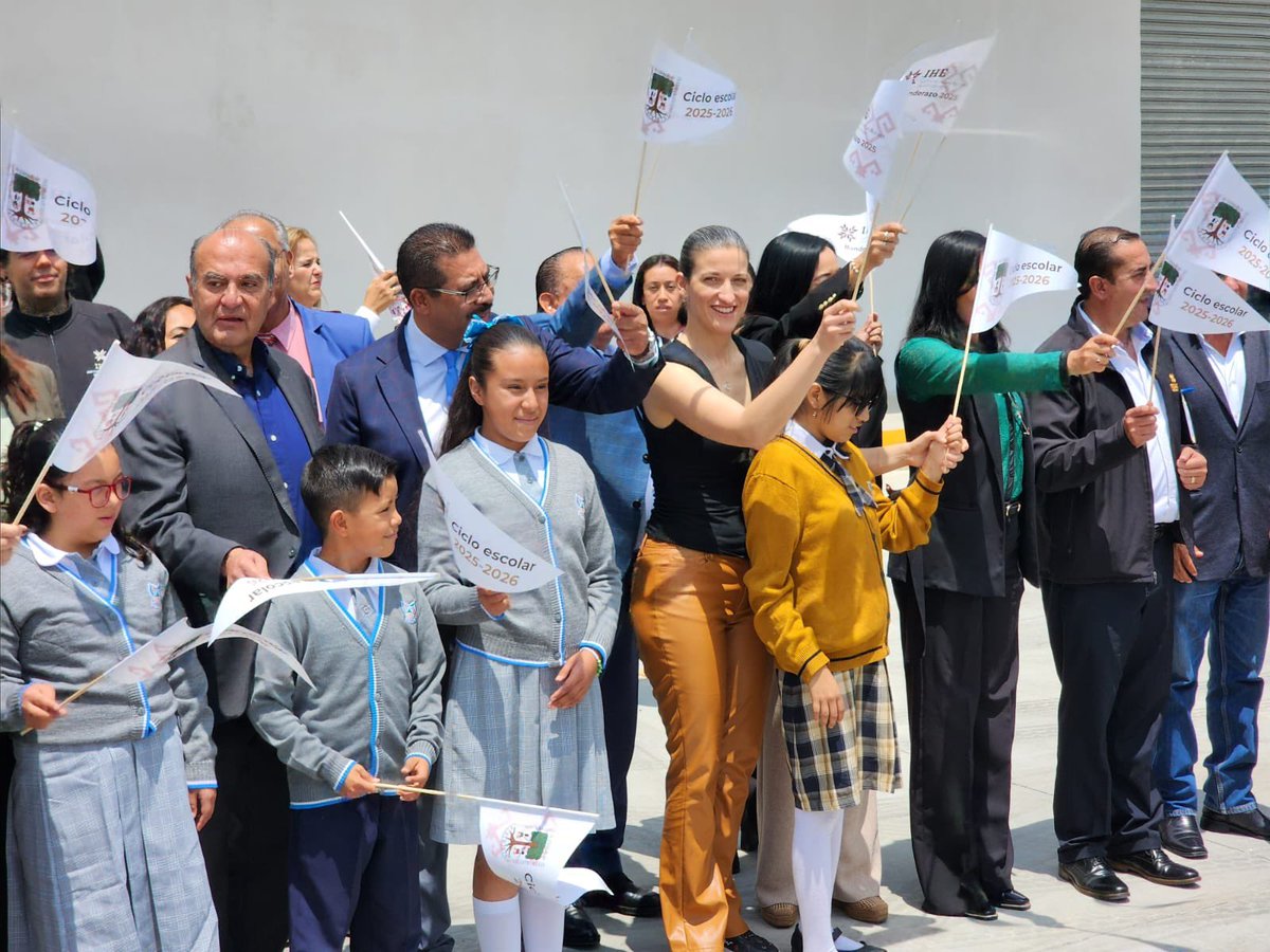 MarycarmenMandC's tweet image. 🏁 Banderazo de Salida para la entrega de libros de texto gratuitos del ciclo escolar 2025-2026, un paso importante hacia la educación de calidad y la inclusión.
 
📚 Más de 4 millones de libros serán distribuidos, beneficiando a miles de estudiantes. @SEPHidalgo  @natycastrejonv