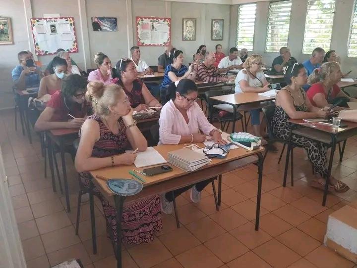 La Escuela de Oficios: "Israel Marrero" también desarrolla el seminario de preparación a docentes para el nuevo curso escolar 📚🧑‍🏫💼 #EducacionLasTunas #PorUn26EnEl26