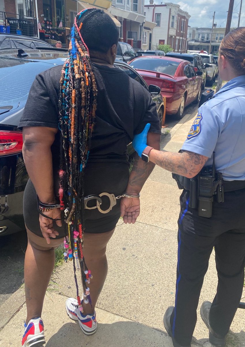 KeeleyFox29's tweet image. Ebony Gee, 35, arrested by @PhillyPolice homicide detectives & U.S. Marshals in West Philadelphia, in the case of a dead infant found May 19th in Camden’s Morgan Village section on Lakeshore Drive. Gee is facing desecration of human remains & witness tampering charges.