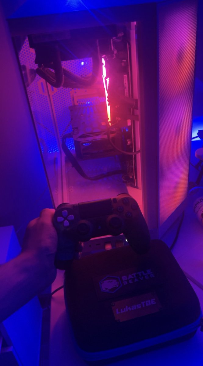 Lukas (@lukastbe) on Twitter photo Got my new controller today thanks <a href="/BattleBeaver/">Battle Beaver</a> Got my new controller today thanks <a href="/BattleBeaver/">Battle Beaver</a>
