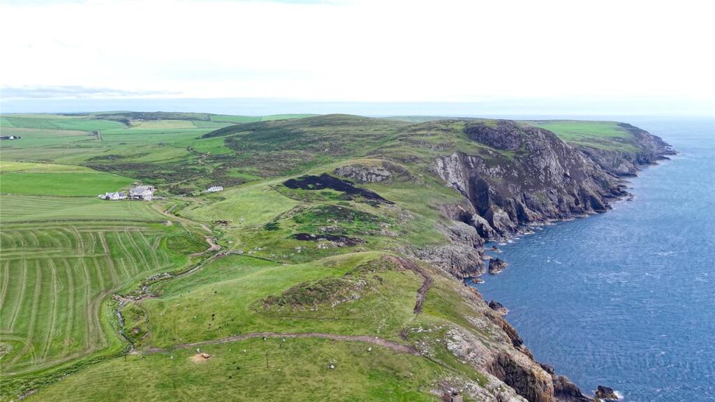 _hello_im_j's tweet image. I just need a little house with a sea view in Scotland