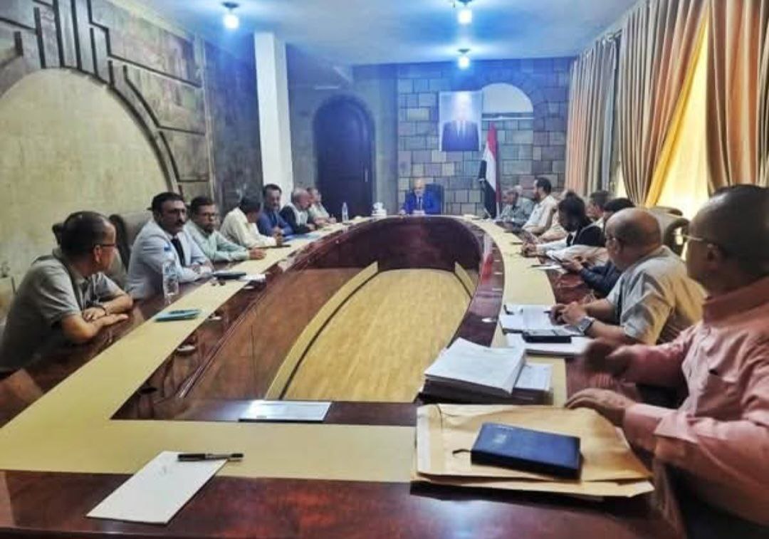 محافظ تعز يلتقي قيادات الأحزاب السياسية لمناقشة القضايا الخدمية والاقتصادية

خاص - إقليم الجند
الاثنين- 14 يوليو 2025م

للاطلاع على الخبر بالرابط ادناه

al-jandprovince.com/p-4393