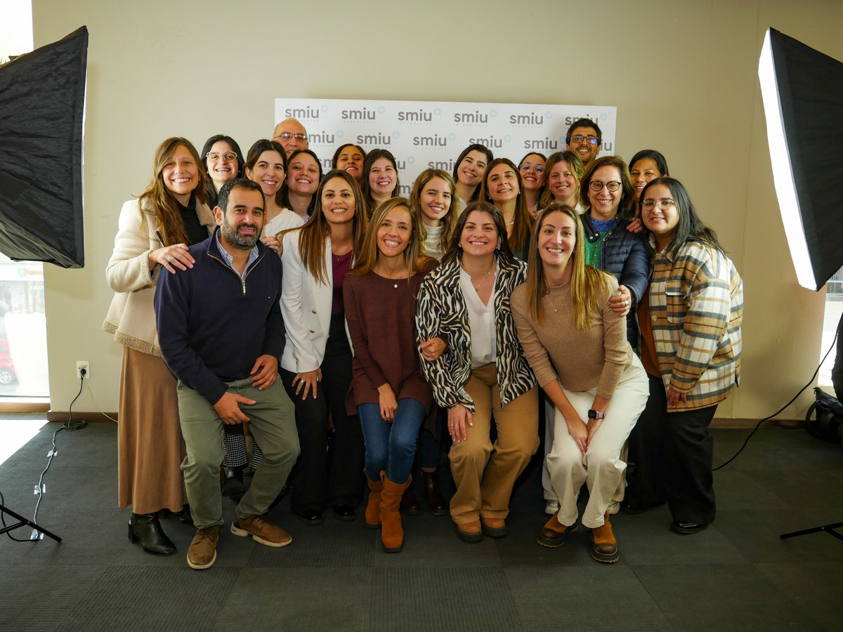 📄 Becas   
👩🏻‍🏫 Congresos   
📚 Guías clínicas
👥 Grupos de trabajo      

Hay muchas razones para afiliarse a nuestra Sociedad, pero la principal: somos una comunidad médica en permanente evolución.      

Sumate en medicinainterna.org.uy