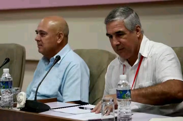 Migdalia Moreno Gomez (@migdali83373126) on Twitter photo #PoderPopular en acción. Se desarrolla las sesiones de las comisiones permanentes de trabajo de la Asamblea Nacional de #Cuba, fortaleciendo los cimientos de la sociedad que juntos estamos construyendo. ✊
#CubaPorLaVida
#HonorHolguinero
<a href="/QueipoRuiz/">Joel Queipo Ruíz</a>
<a href="/ManolihaHolguin/">Manuel F Hernández Aguilera</a> #PoderPopular en acción. Se desarrolla las sesiones de las comisiones permanentes de trabajo de la Asamblea Nacional de #Cuba, fortaleciendo los cimientos de la sociedad que juntos estamos construyendo. ✊
#CubaPorLaVida
#HonorHolguinero
<a href="/QueipoRuiz/">Joel Queipo Ruíz</a>
<a href="/ManolihaHolguin/">Manuel F Hernández Aguilera</a>
