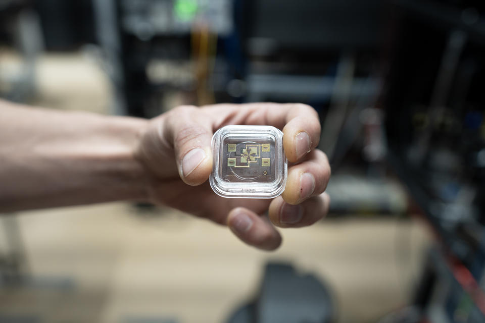NIST's tweet image. NIST just unveiled the world’s most accurate atomic clock – one that uses quantum techniques to pair an electrically charged aluminum atom (ion) with a magnesium ion.
Take some time to learn more: nist.gov/news-events/ne…