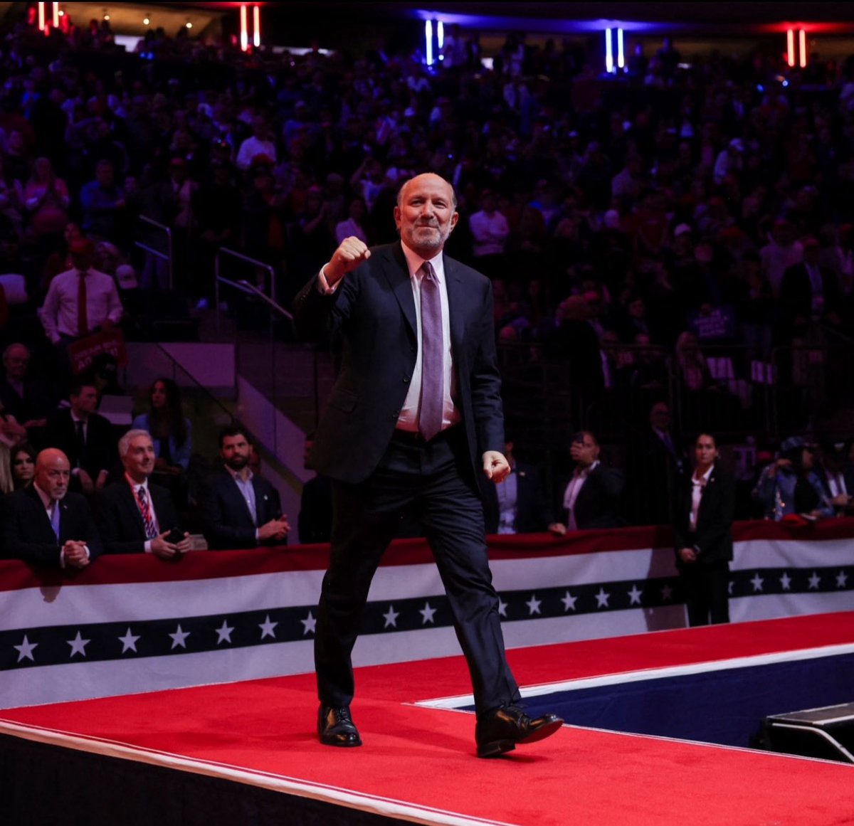 Brandonlutnick's tweet image. Happy Birthday to the greatest Secretary of Commerce in American history and the best dad of all time! Under President Trump and your leadership, this administration is killing it. Couldn’t be prouder @howardlutnick !