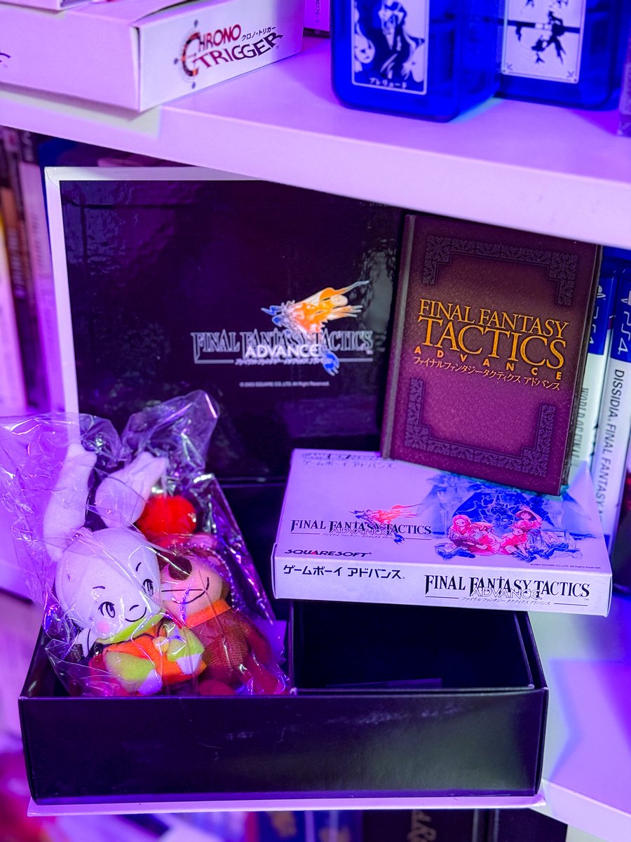 YunalesckaGames's tweet photo. Final Fantasy Tactics Advance Deluxe Pack
Gameboy Advance
Squaresoft
2003 ✨ https://t.co/XGOHMBZrnT
