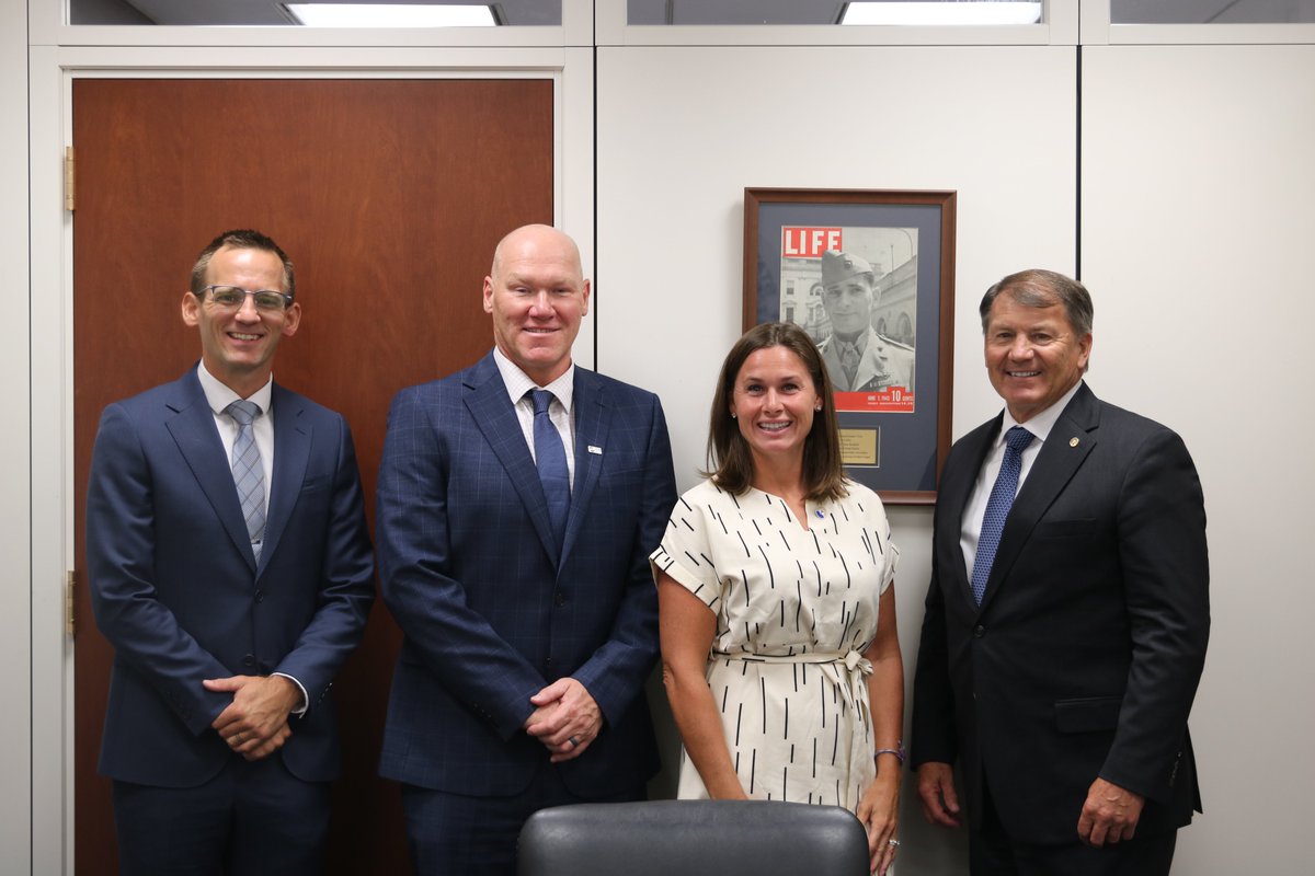 SenatorRounds's tweet image. Met with leaders from South Dakota’s United Way organizations in Pierre, Rapid City and Yankton. Appreciated our conversation about funding for early childhood education and AmeriCorps.