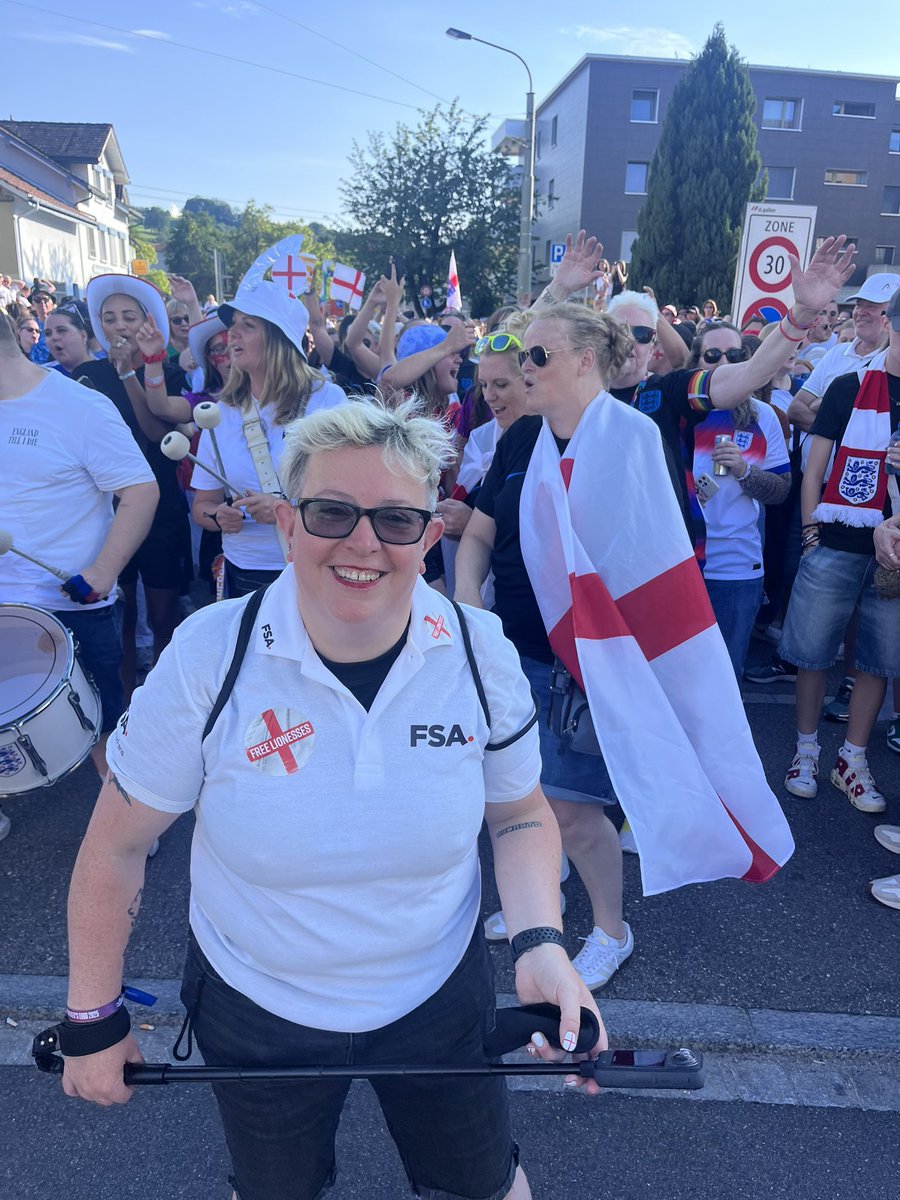England Fan Walk

Bringing the noise 😍

#lionesses #womensfootball #byfansforfans #freelionesses #ontour #weuro2025