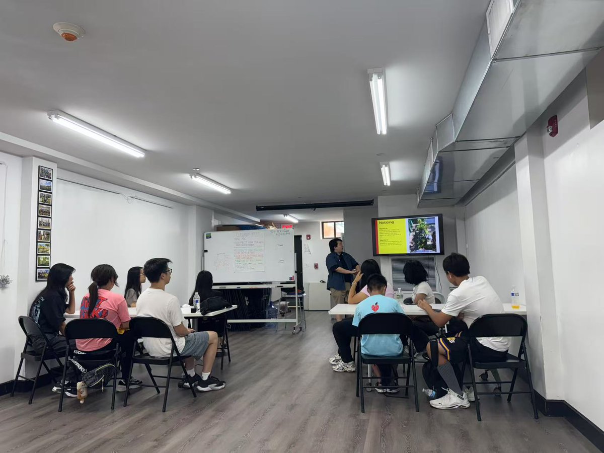 pcra_nyc's tweet image. 📸☀️ We're excited to bring SeeingHappy back as part of our Summer Teen Leadership Program! Over six weeks, teens dive into a photography-based journey of self-expression and reflection, share their unique perspectives of the world through photos.