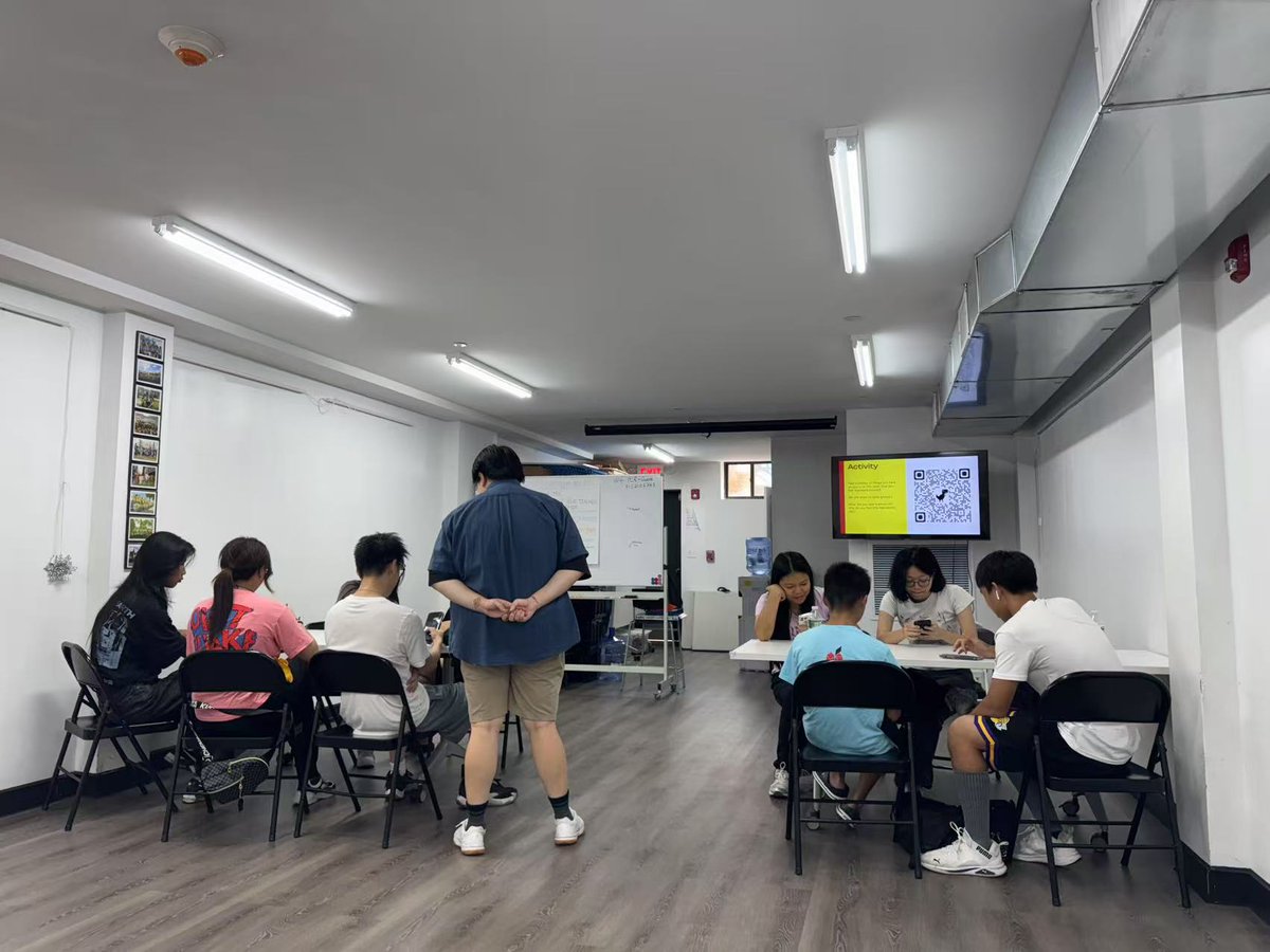 pcra_nyc's tweet image. 📸☀️ We're excited to bring SeeingHappy back as part of our Summer Teen Leadership Program! Over six weeks, teens dive into a photography-based journey of self-expression and reflection, share their unique perspectives of the world through photos.