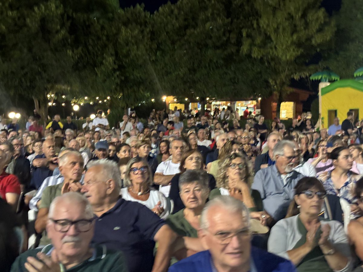 pbersani's tweet photo. Perignano (Pisa). Questa storia del 5 per cento del pil e degli 800 miliardi eu per le armi la ritengo demenziale. So che qui non c’è John Wayne ma anche se ci fosse un John Wayne europeo gli direi il 5 per cento del pil vale 400 miliardi di euro: 1/ https://t.co/86wxQoZ2Bq