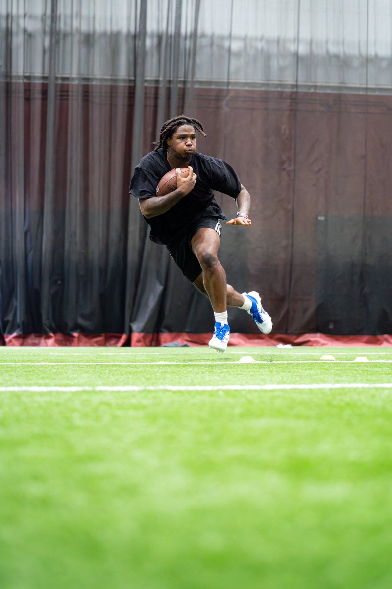 DwightDobbins's tweet photo. @TulsaFootball is in good hands coming out the transfer portal…
#Homegrown / #Nationallyknown
@Sooner7v7
#BuiltDifferent https://t.co/BRHiclzr66