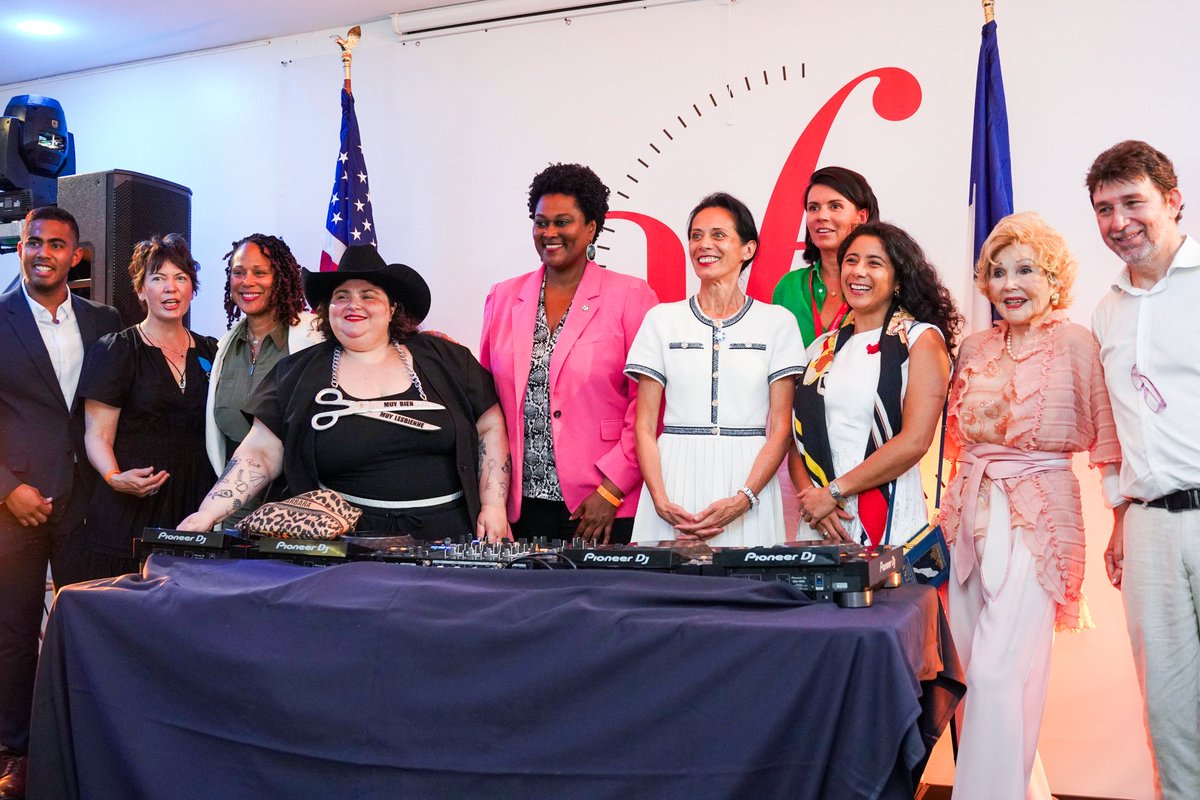 #BastilleDay2025 🇫🇷 🇺🇸 Liberty on the Dance Floor! Guest of honor, DJ Barbara Butch who made 🌎 dance during ⁦<a href="/Paris2024/">Paris 2024</a>⁩ lit up 🇺🇸most diverse city. Joyful celebration of the 🇫🇷Republic’s values ! ⁦<a href="/HoustonTX/">City of Houston</a>⁩ ⁦<a href="/MarthacastexT/">Martha Castex-Tatum</a>⁩ ⁦<a href="/HarrisCoJudge/">Office of Judge Lina Hidalgo</a>⁩